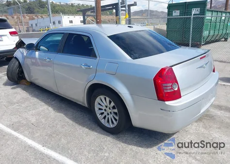 2010 Chrysler 300 Touring/Signature Series/Executive Series from USA, damaged, VIN 2C3CA5CV6AH251475